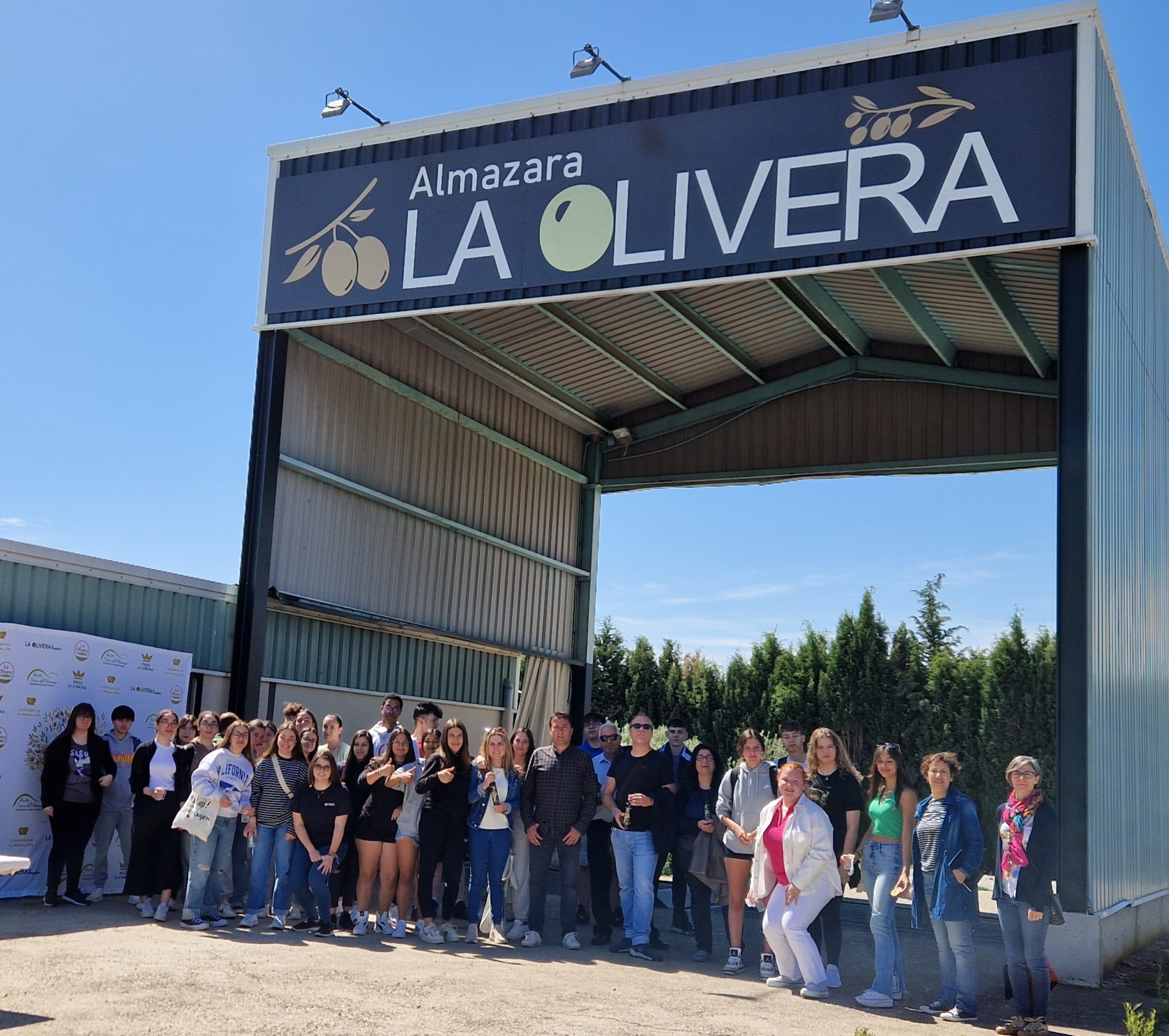 Visita de estudiantes a la Almazara del IES Emilio Jimeno de Calatayud